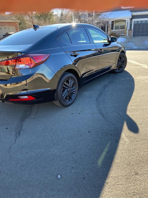 2019 Hyundai Elantra Image 2