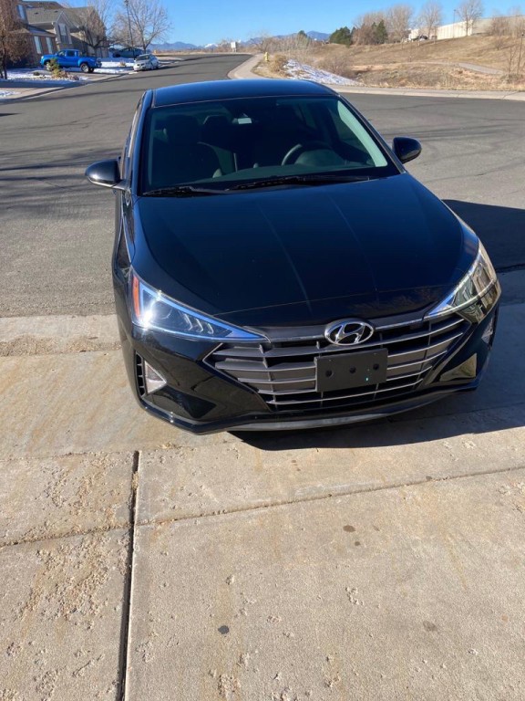2019 Hyundai Elantra Image 3