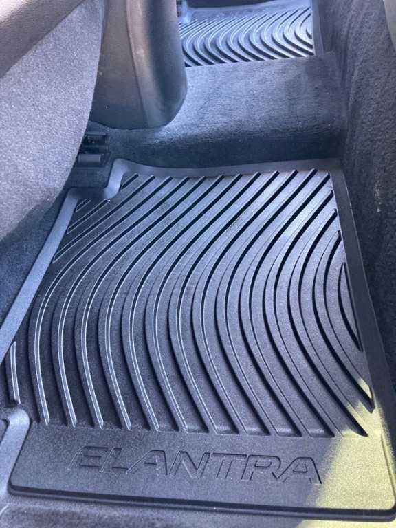 2019 Hyundai Elantra Image 6