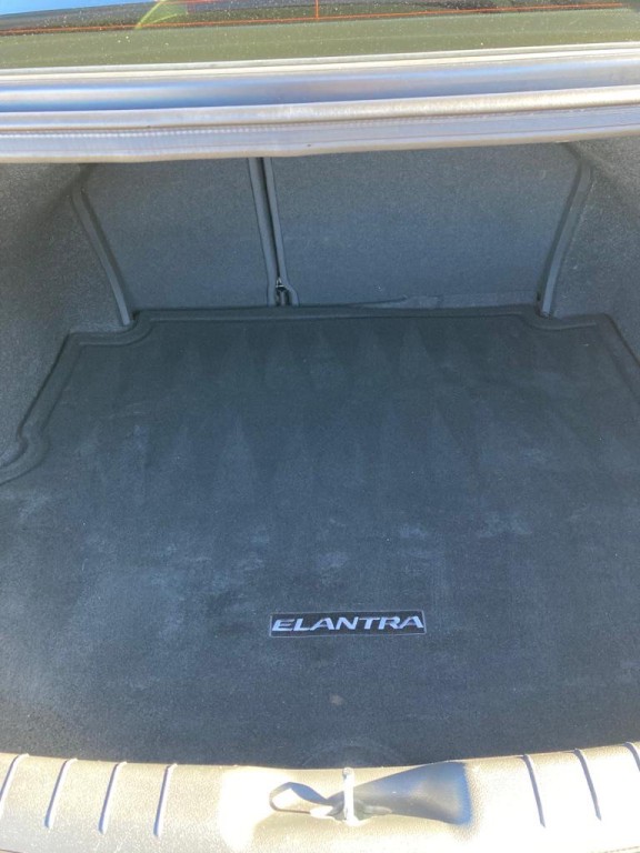 2019 Hyundai Elantra Image 10