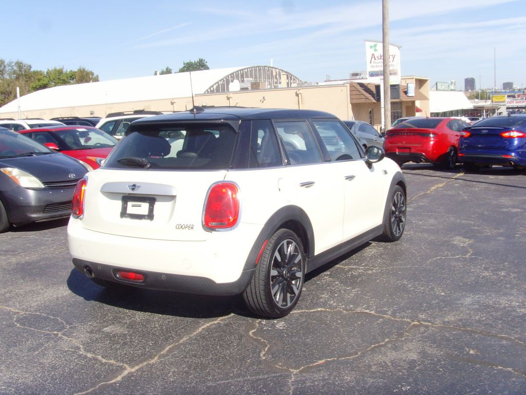 2015 MINI Cooper Image 5