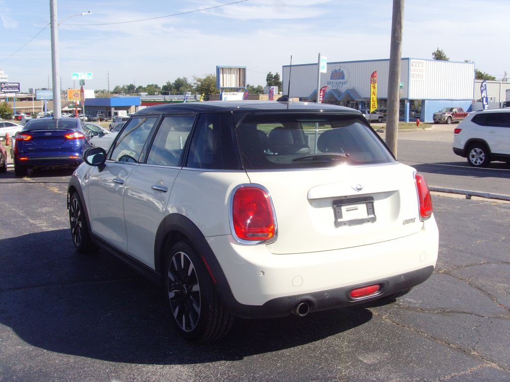 2015 MINI Cooper Image 7