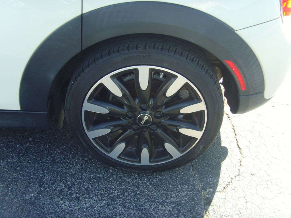 2015 MINI Cooper Image 34