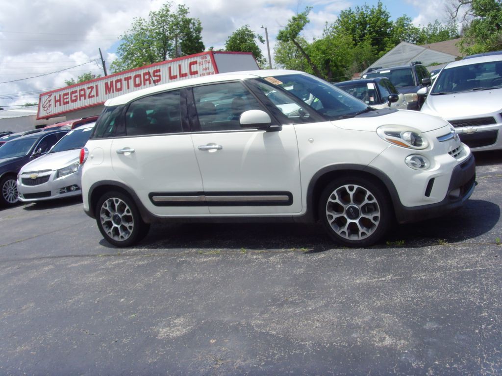 2015 FIAT 500L Image 4
