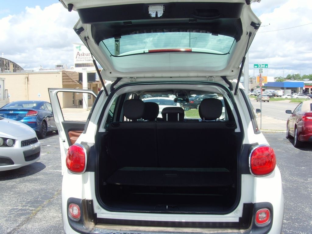 2015 FIAT 500L Image 13