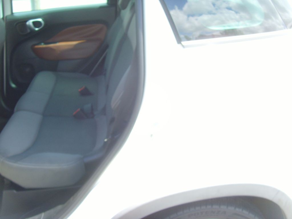 2015 FIAT 500L Image 15
