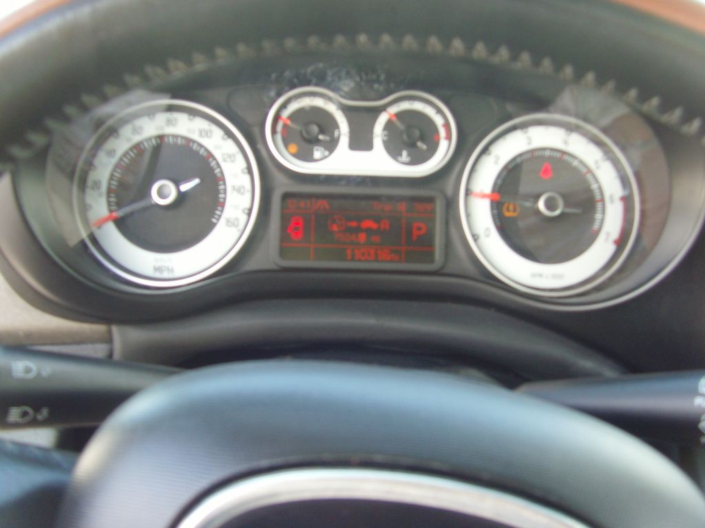 2015 FIAT 500L Image 19