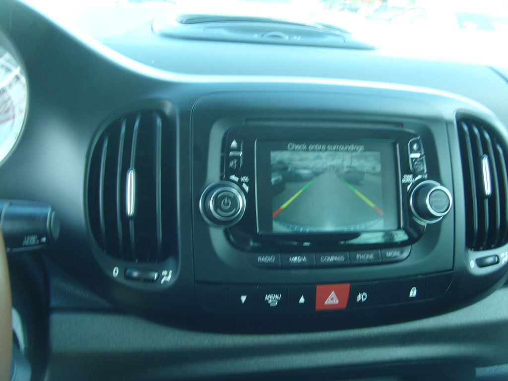 2015 FIAT 500L Image 25