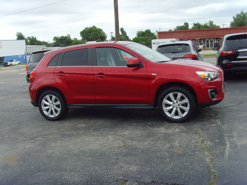 2014 Mitsubishi Outlander Image 4