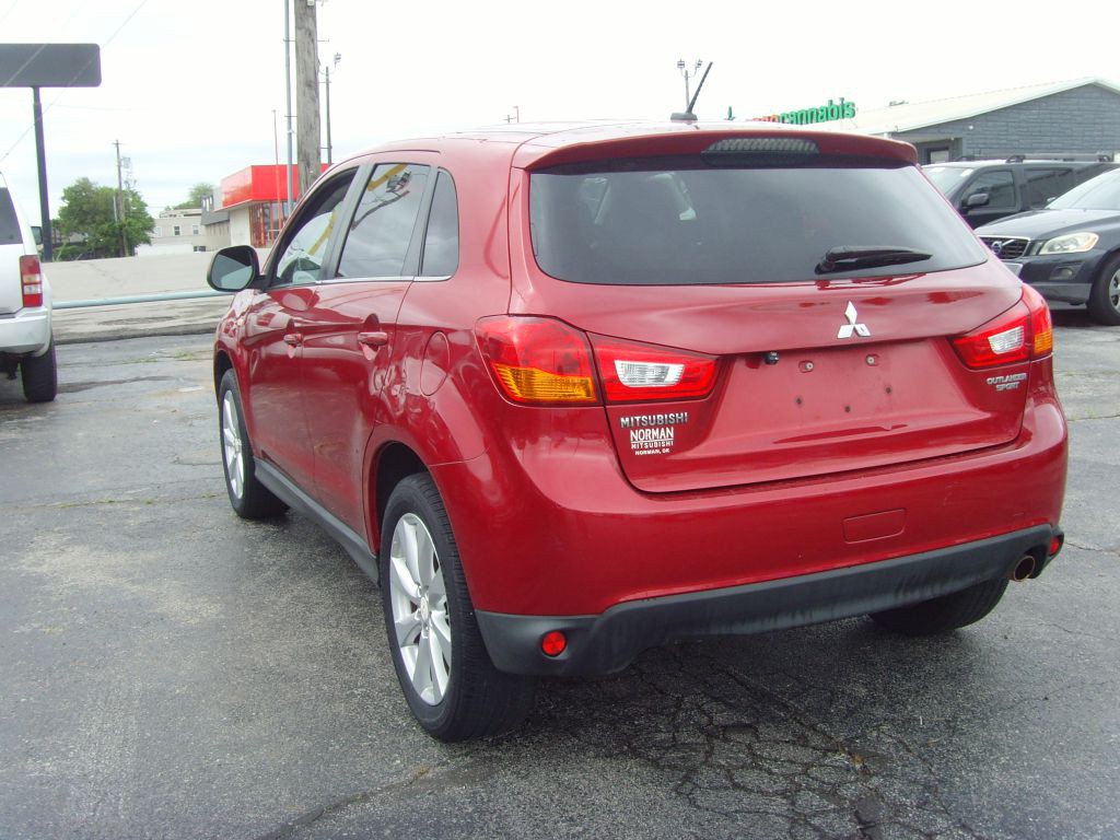 2014 Mitsubishi Outlander Image 8