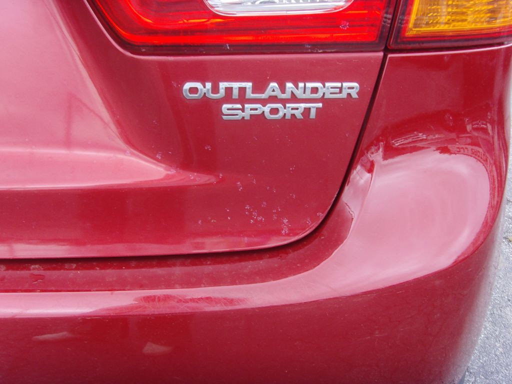 2014 Mitsubishi Outlander Image 9