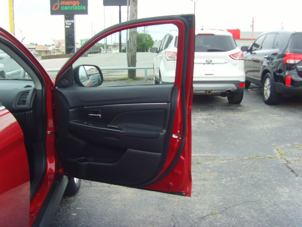 2014 Mitsubishi Outlander Image 10