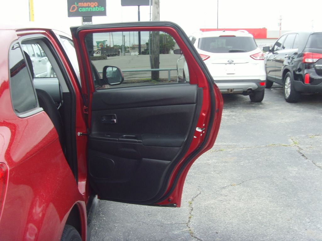 2014 Mitsubishi Outlander Image 12