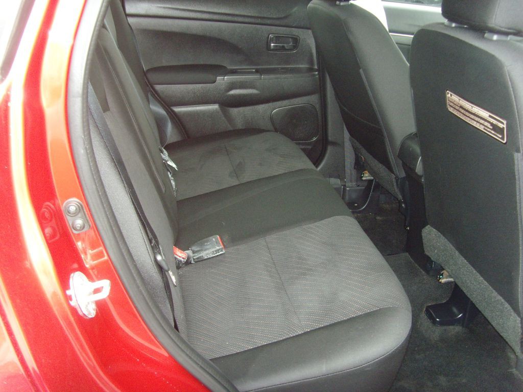 2014 Mitsubishi Outlander Image 13