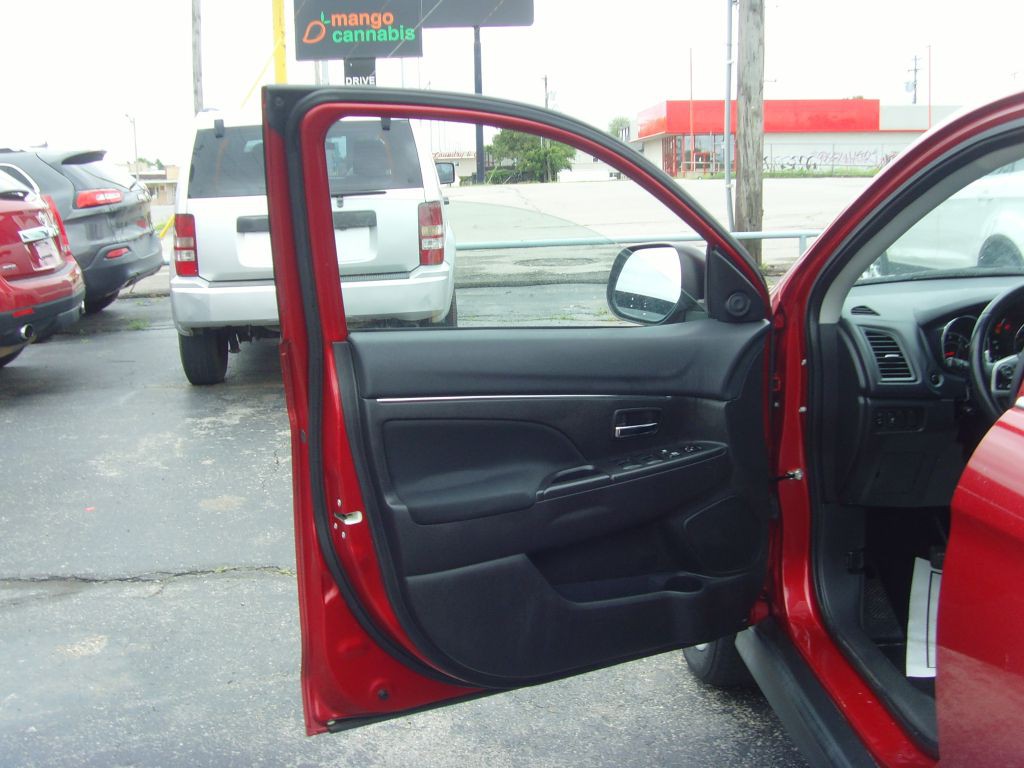 2014 Mitsubishi Outlander Image 18