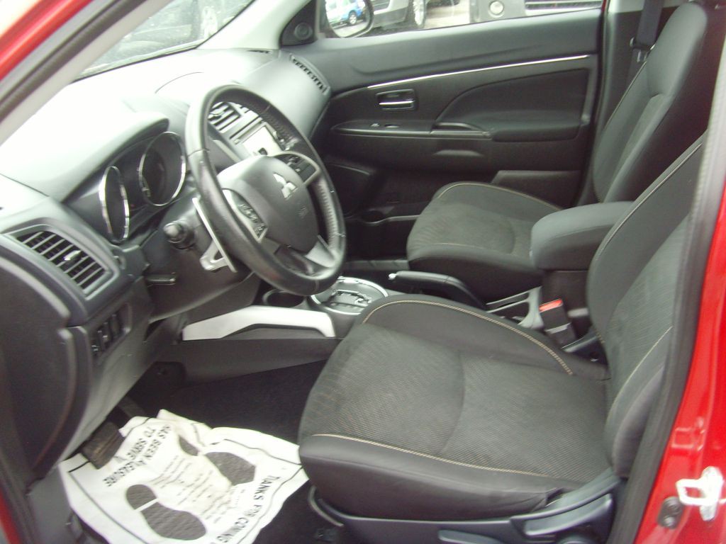 2014 Mitsubishi Outlander Image 19