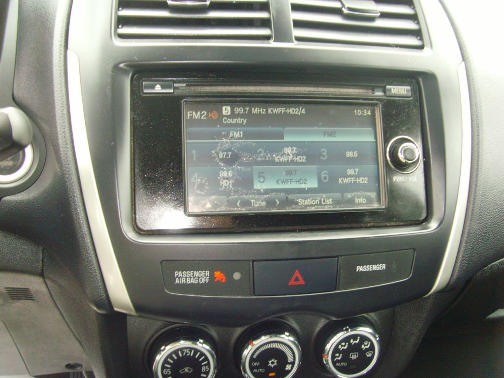 2014 Mitsubishi Outlander Image 21