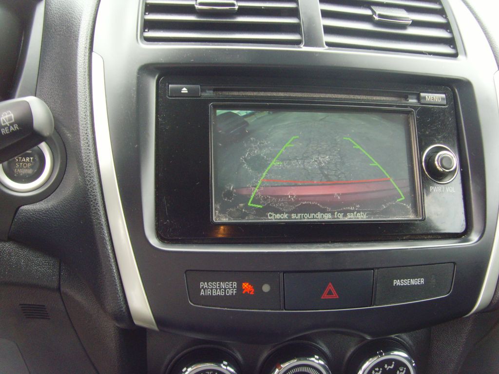 2014 Mitsubishi Outlander Image 24