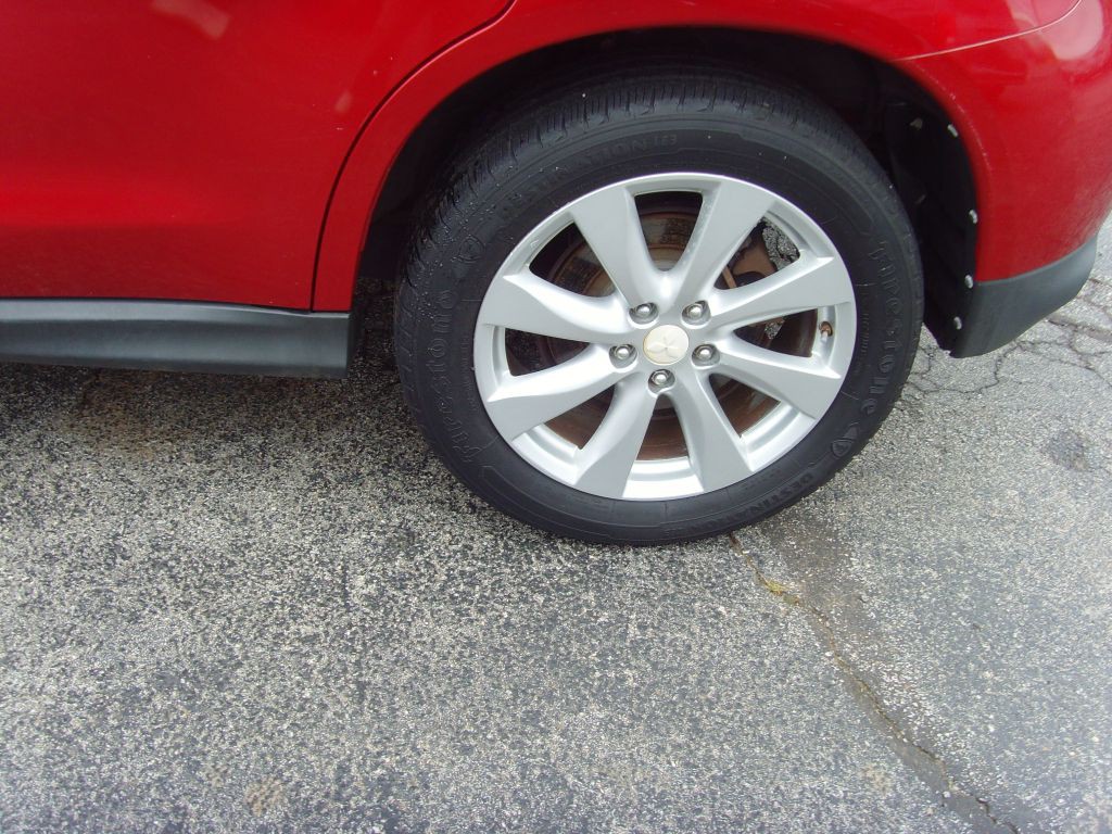 2014 Mitsubishi Outlander Image 27