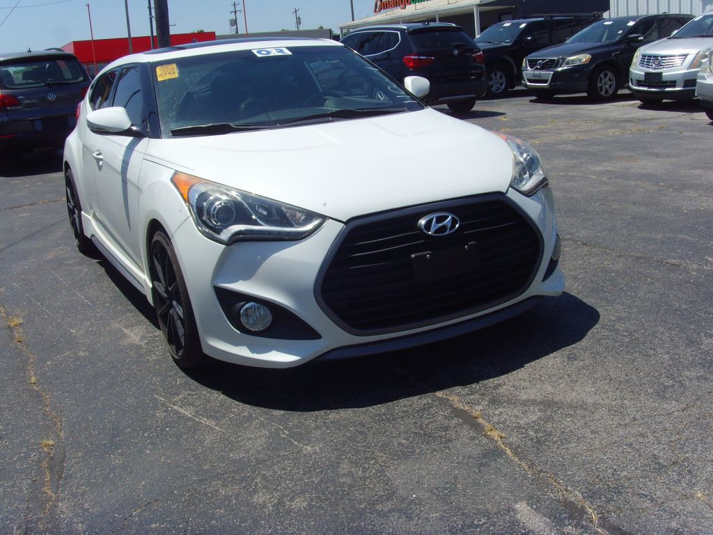 2016 Hyundai Veloster Image 3