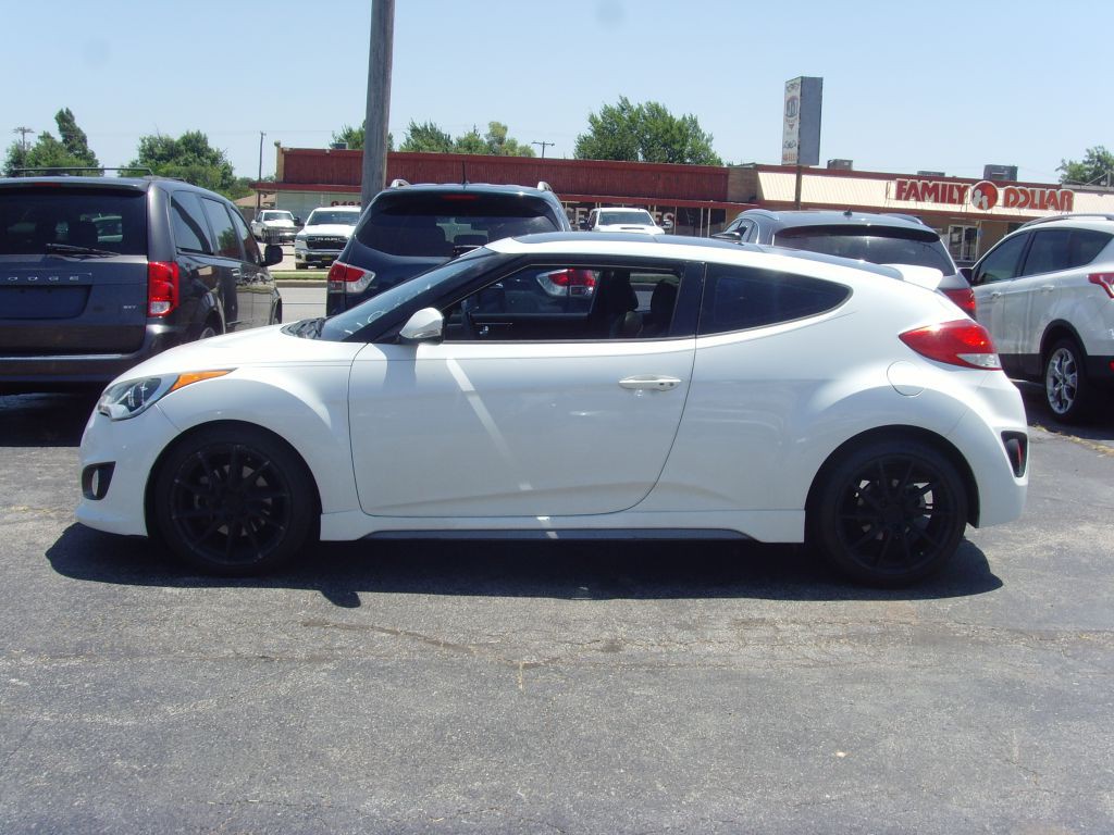 2016 Hyundai Veloster Image 5