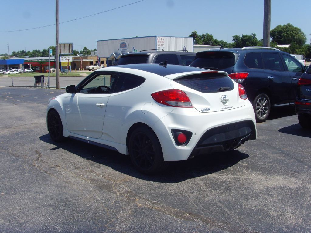 2016 Hyundai Veloster Image 6