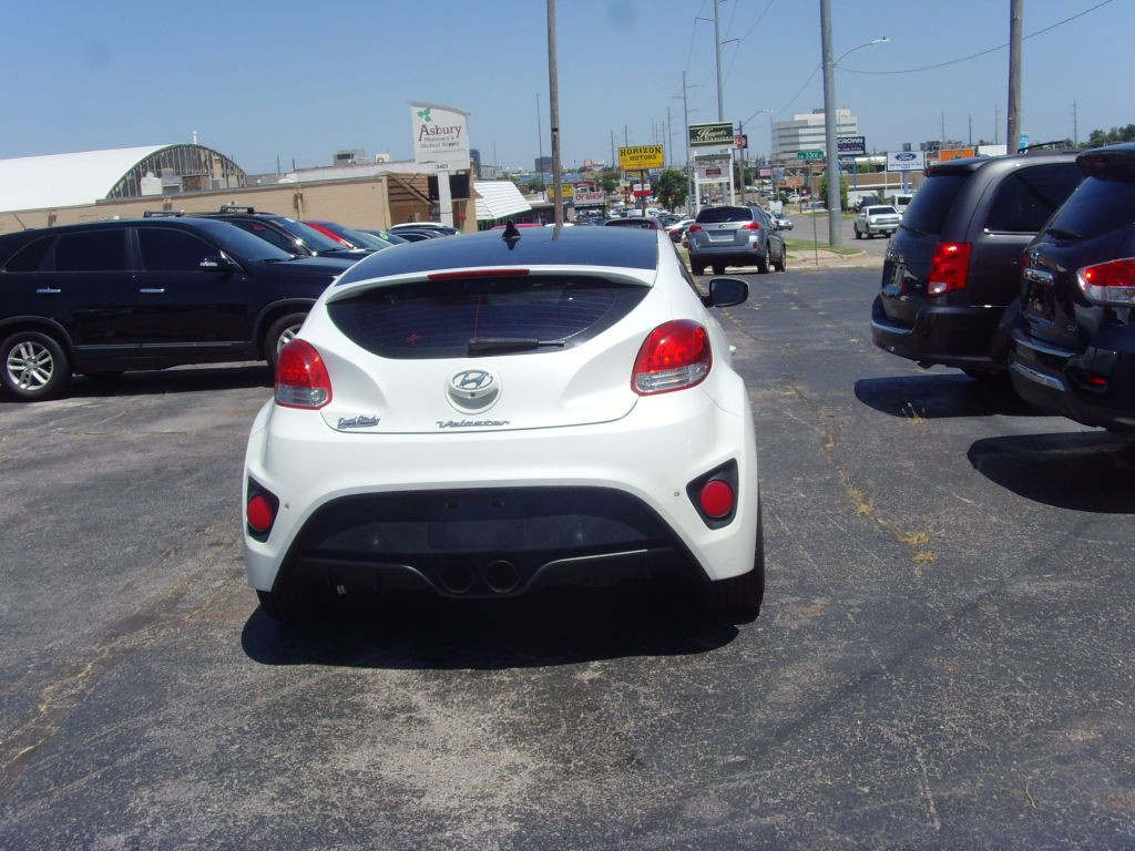 2016 Hyundai Veloster Image 7