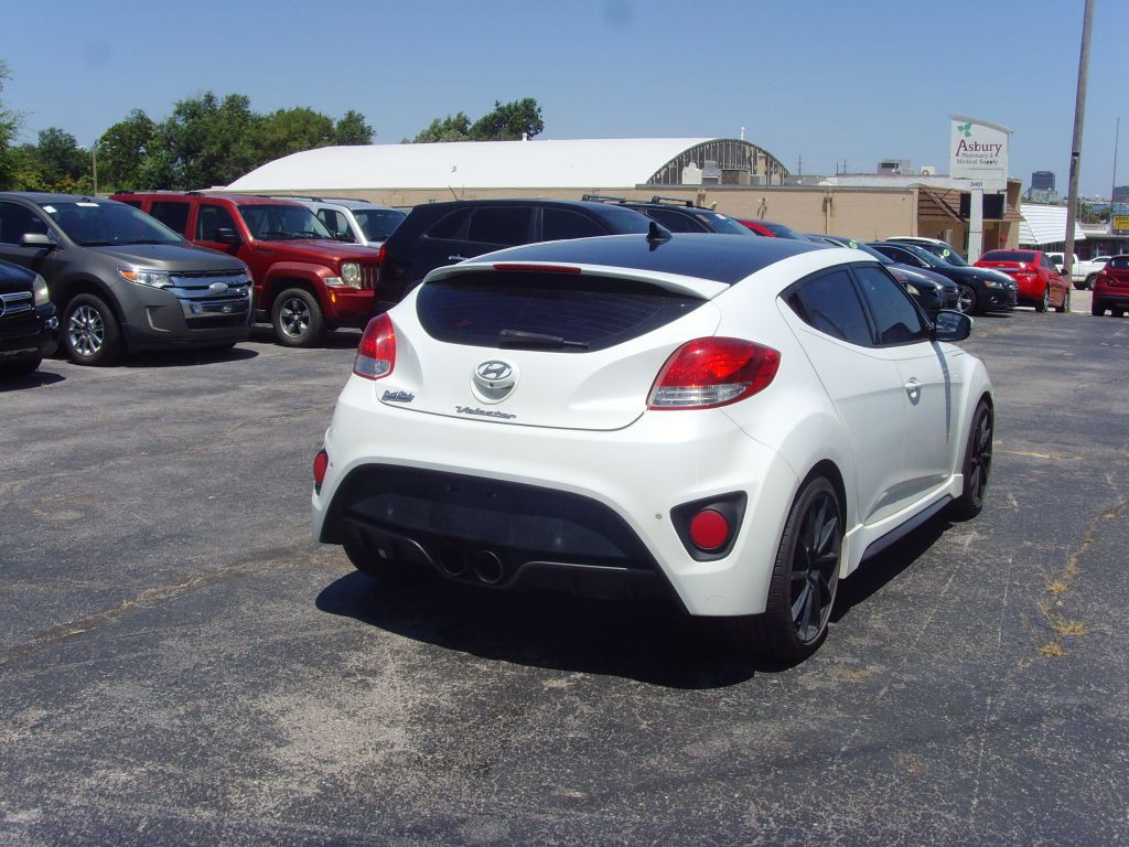 2016 Hyundai Veloster Image 8