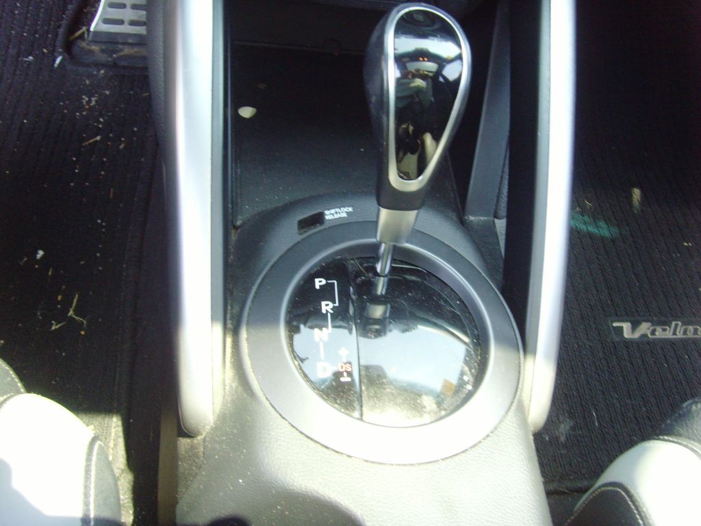 2016 Hyundai Veloster Image 22