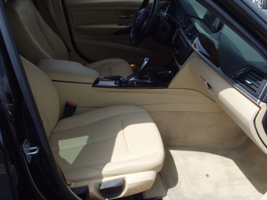 2015 BMW 3 Series Image 10