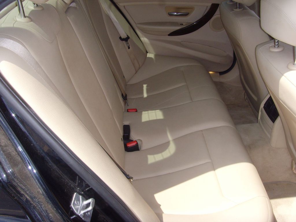 2015 BMW 3 Series Image 12