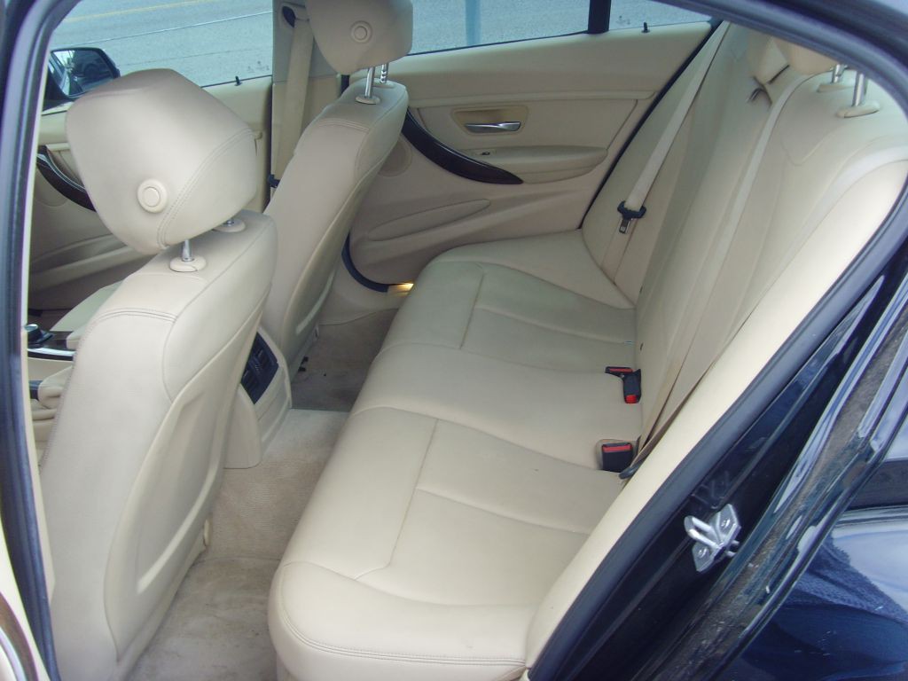 2015 BMW 3 Series Image 15