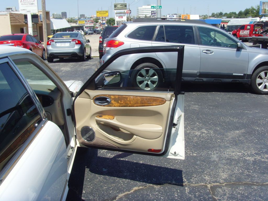 2001 Jaguar Vandenplas Image 8
