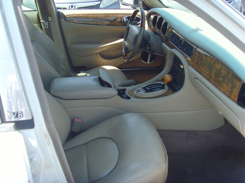 2001 Jaguar Vandenplas Image 9