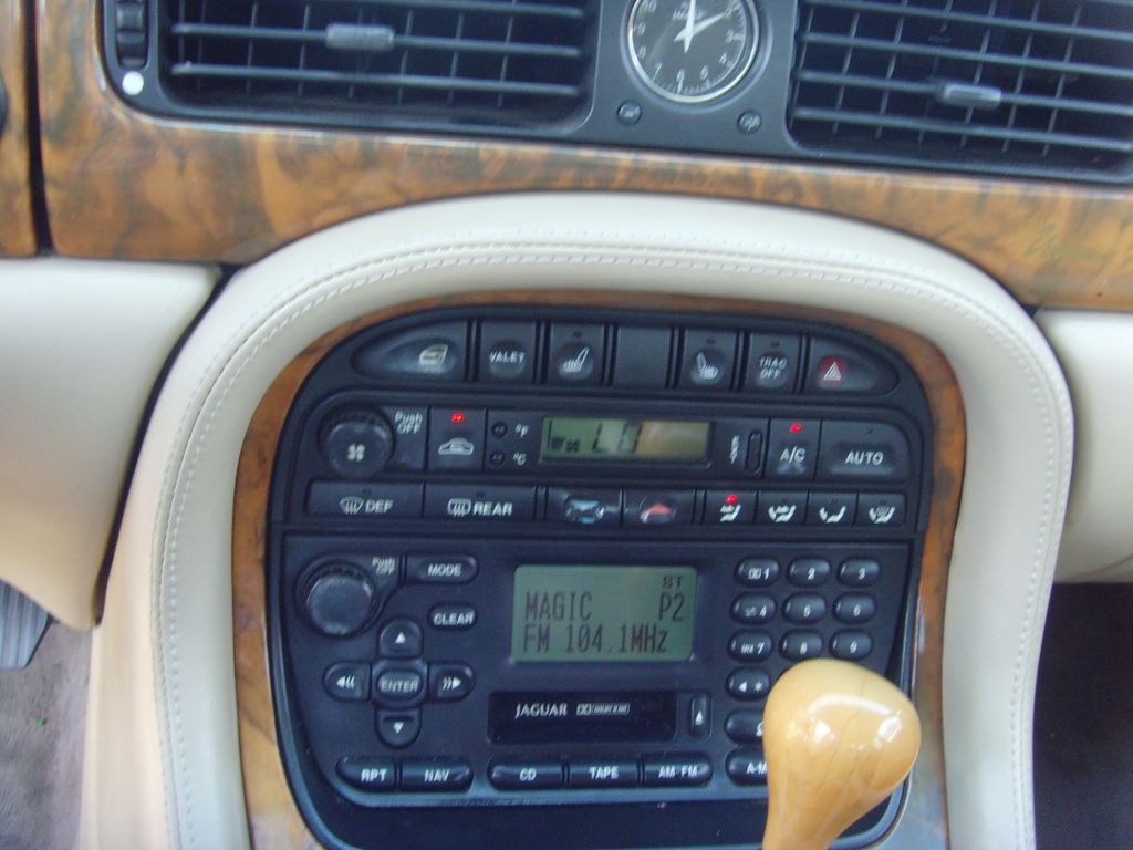 2001 Jaguar Vandenplas Image 19