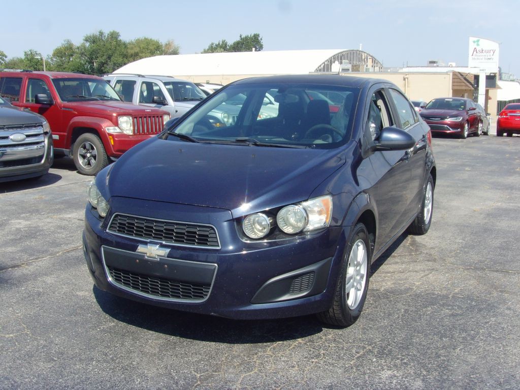 2015 Chevrolet Sonic Image 1