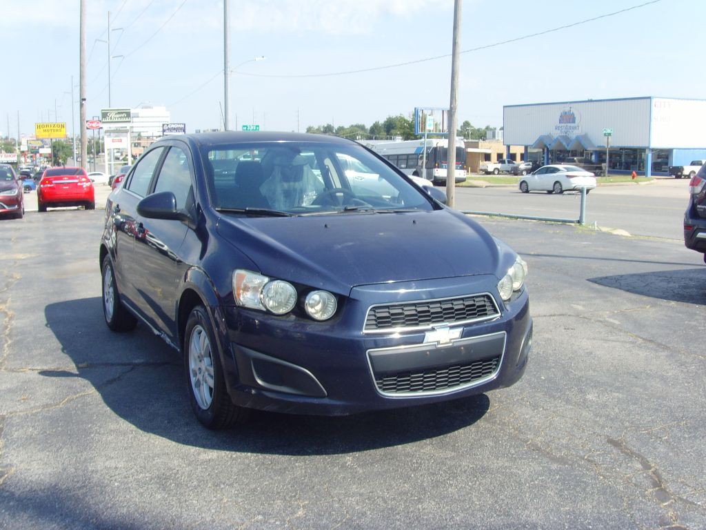 2015 Chevrolet Sonic Image 3