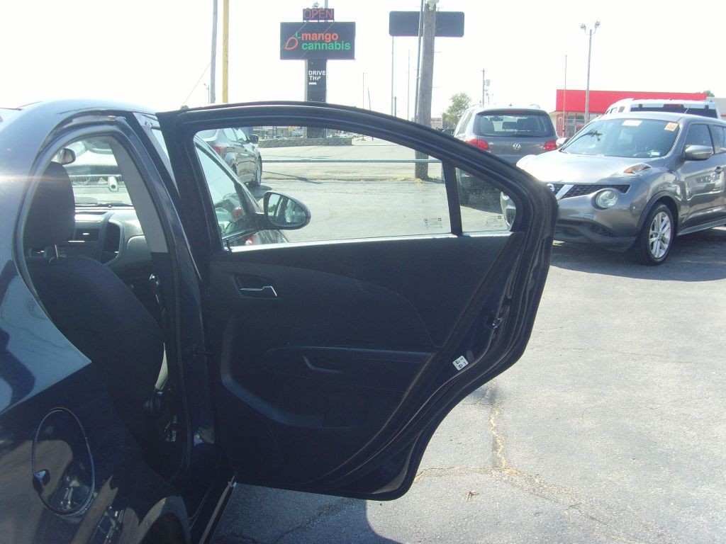 2015 Chevrolet Sonic Image 10