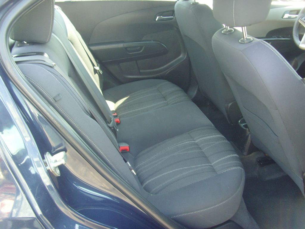 2015 Chevrolet Sonic Image 11