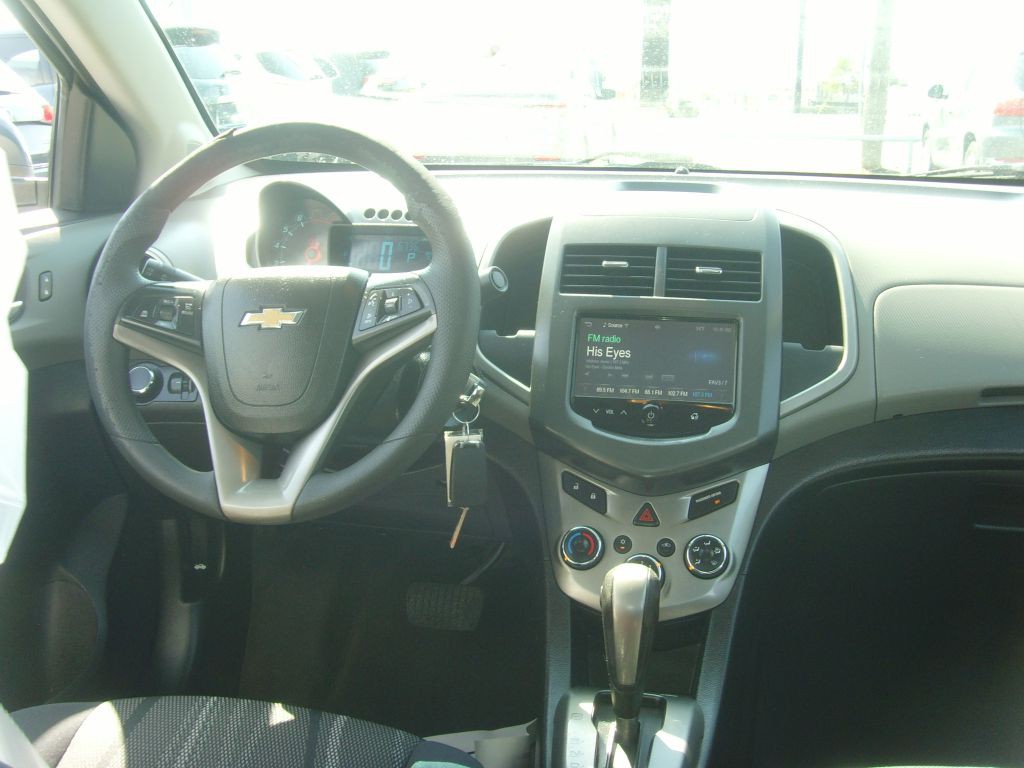2015 Chevrolet Sonic Image 12