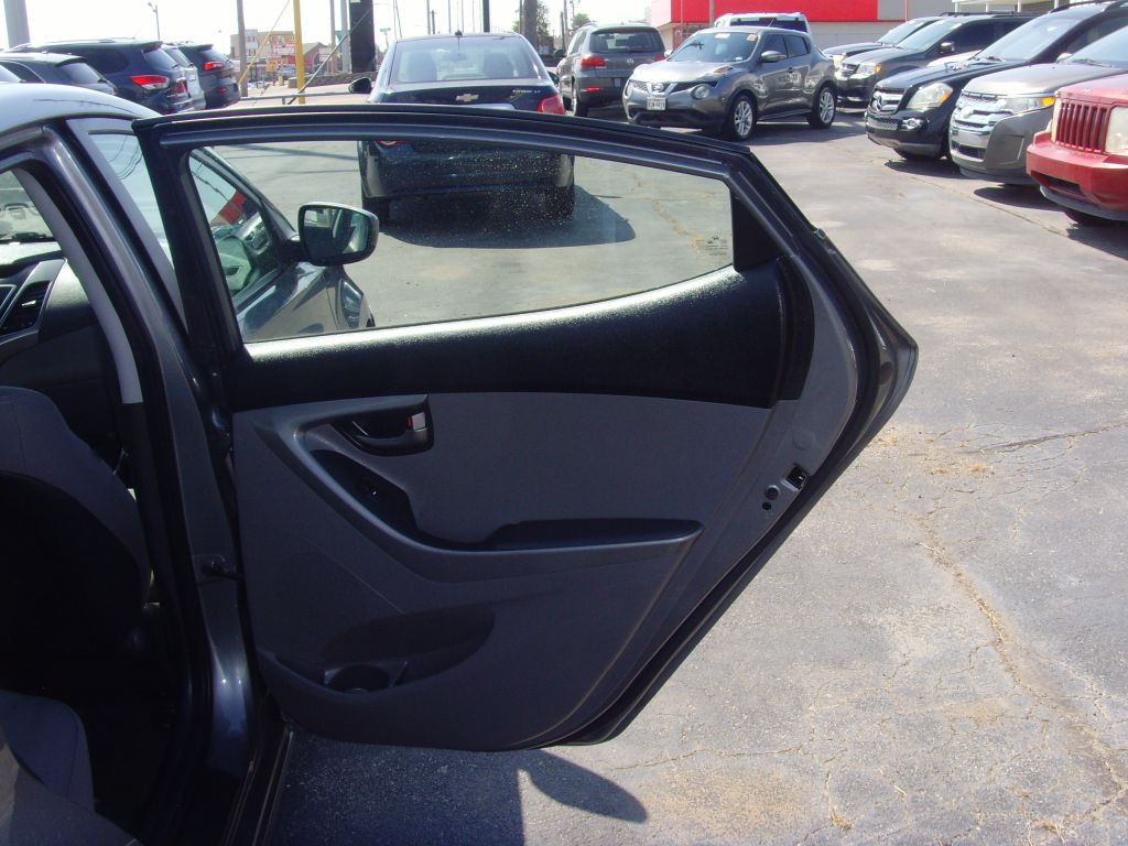 2014 Hyundai Elantra Image 11
