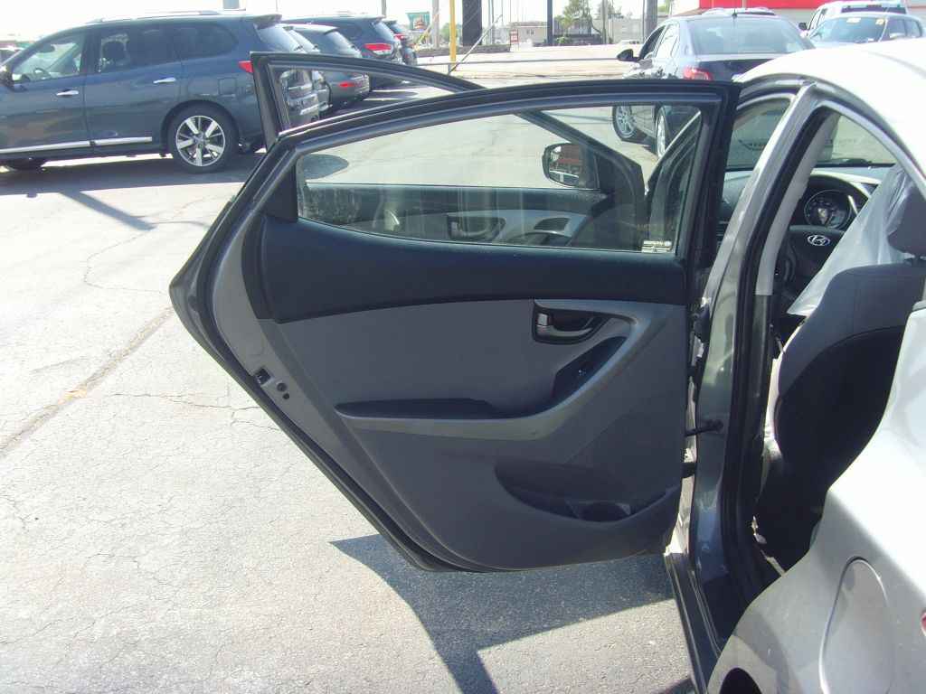 2014 Hyundai Elantra Image 15