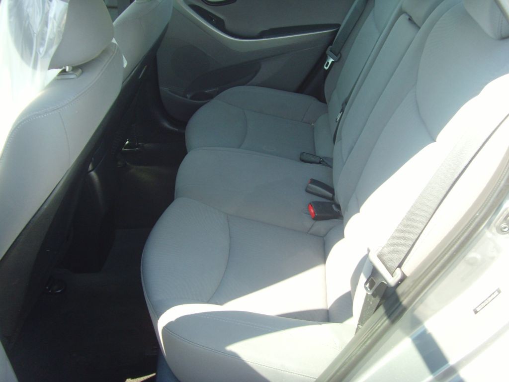 2014 Hyundai Elantra Image 16