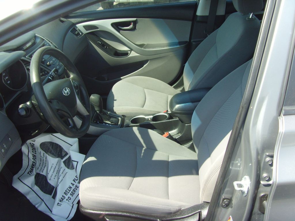 2014 Hyundai Elantra Image 18