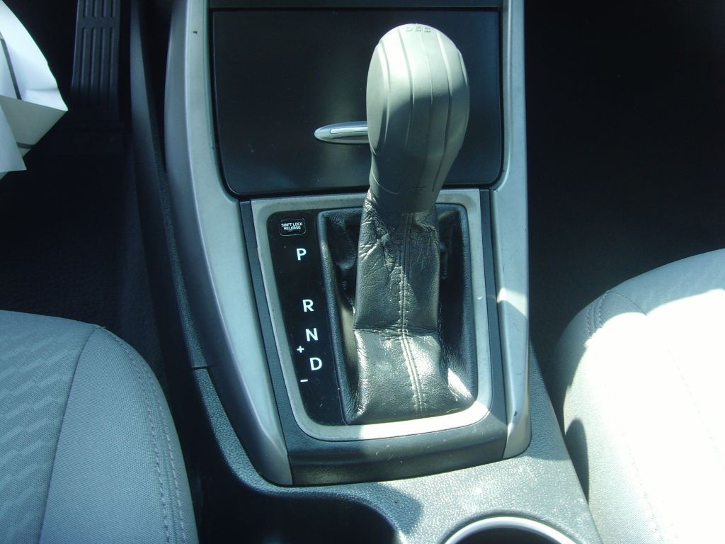 2014 Hyundai Elantra Image 22