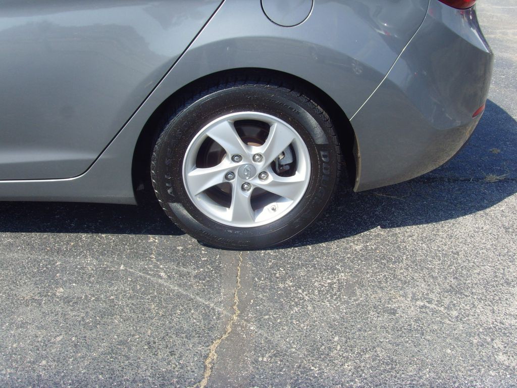 2014 Hyundai Elantra Image 25