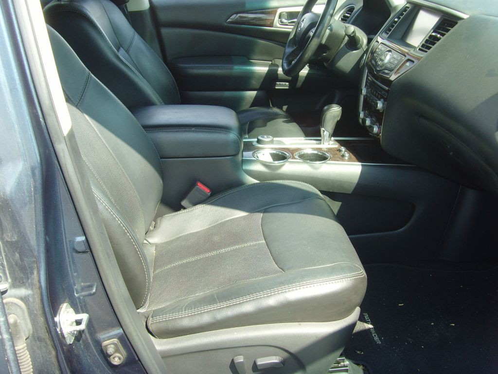 2014 Nissan Pathfinder Image 9