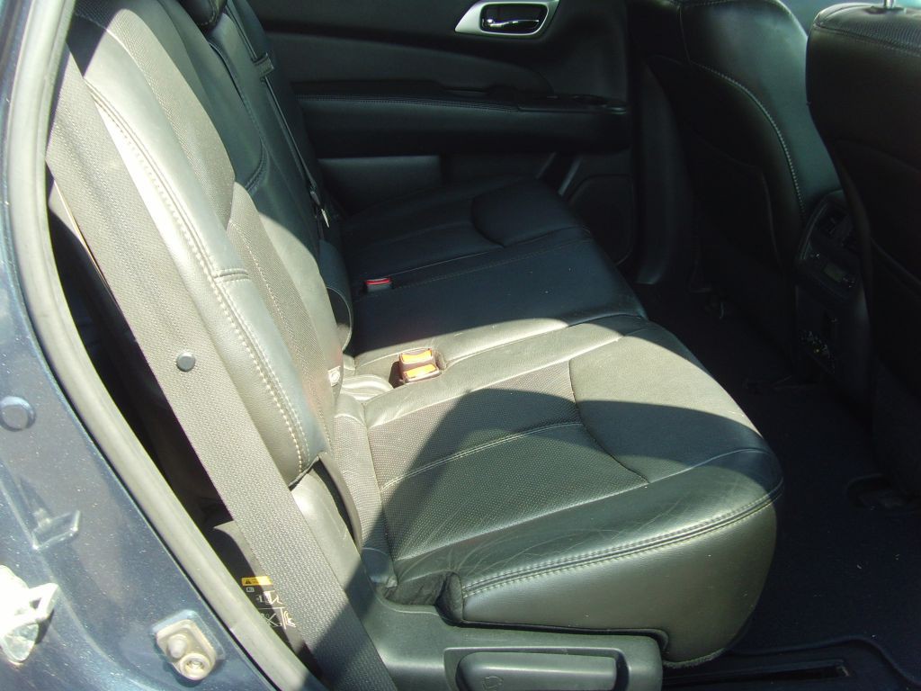 2014 Nissan Pathfinder Image 11
