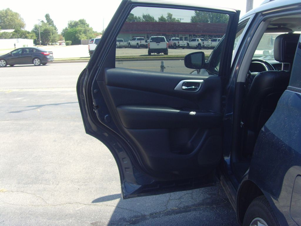 2014 Nissan Pathfinder Image 16