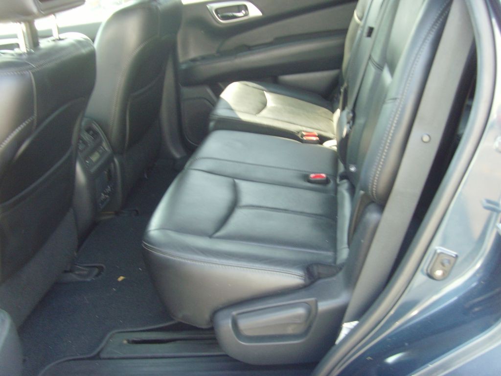 2014 Nissan Pathfinder Image 17